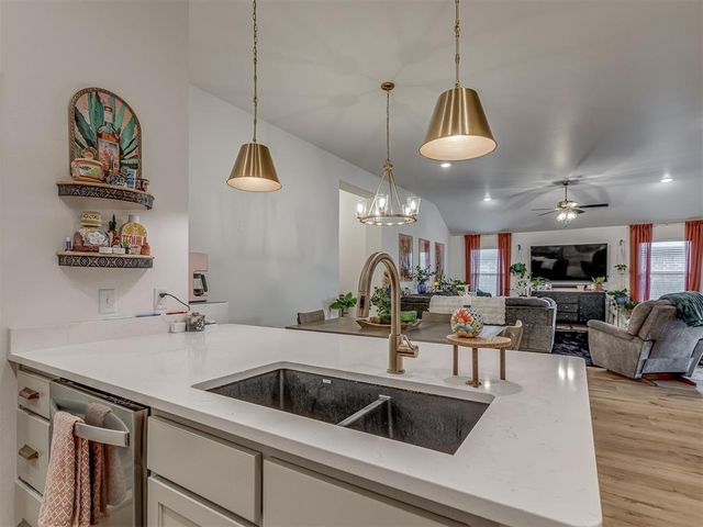 615 Red Cedar Way, Norman, OK 73069