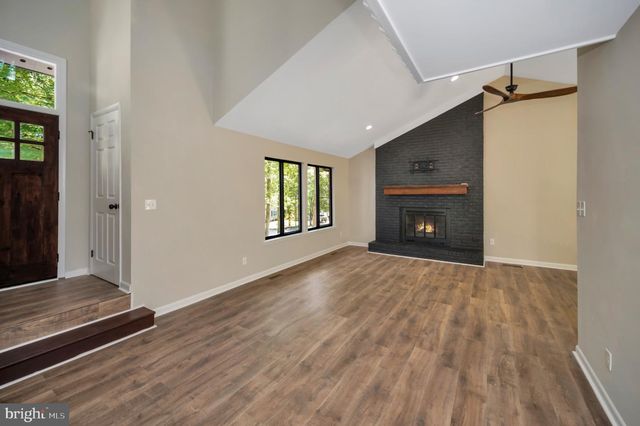 420 BIRDIE RD, Locust Grove, VA 22508