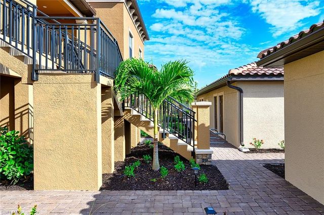 9365 Pocida CT 102, Naples, FL 34119