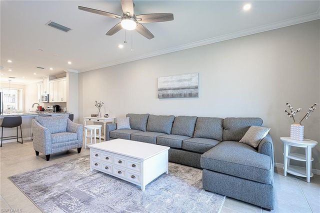 9365 Pocida CT 102, Naples, FL 34119