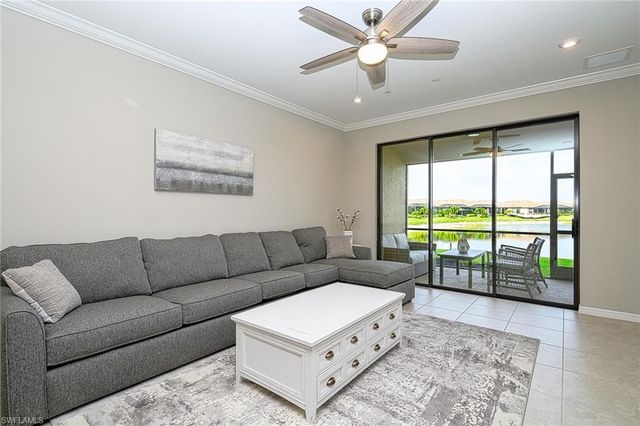 9365 Pocida CT 102, Naples, FL 34119