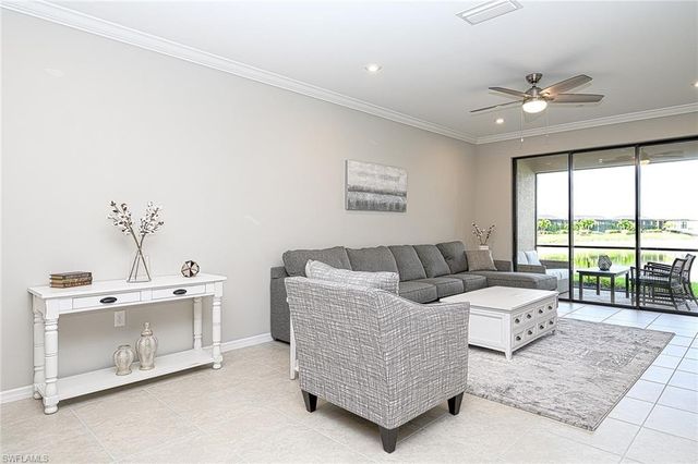 9365 Pocida CT 102, Naples, FL 34119