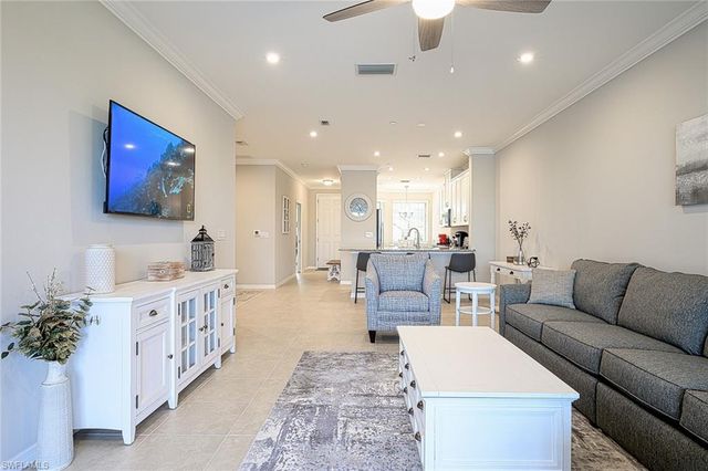9365 Pocida CT 102, Naples, FL 34119