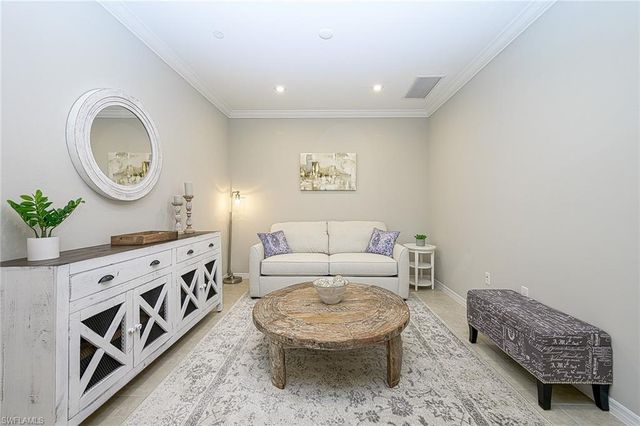 9365 Pocida CT 102, Naples, FL 34119