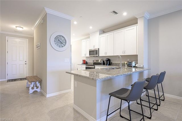 9365 Pocida CT 102, Naples, FL 34119