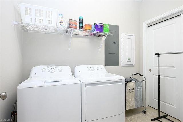 9365 Pocida CT 102, Naples, FL 34119