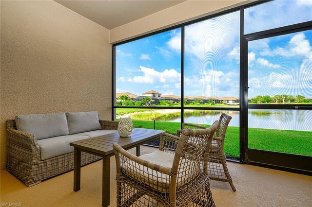 9365 Pocida CT 102, Naples, FL 34119