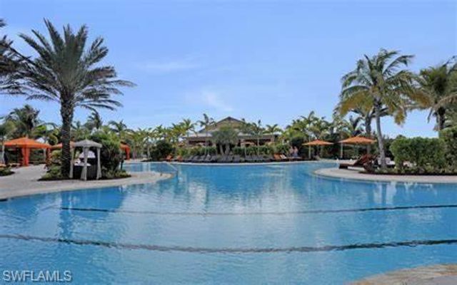 9365 Pocida CT 102, Naples, FL 34119