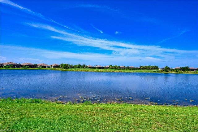 9365 Pocida CT 102, Naples, FL 34119