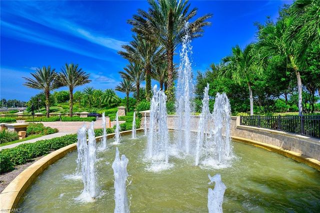 9365 Pocida CT 102, Naples, FL 34119