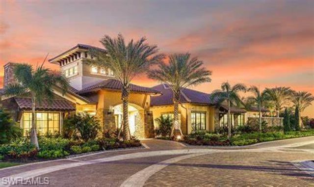 9365 Pocida CT 102, Naples, FL 34119