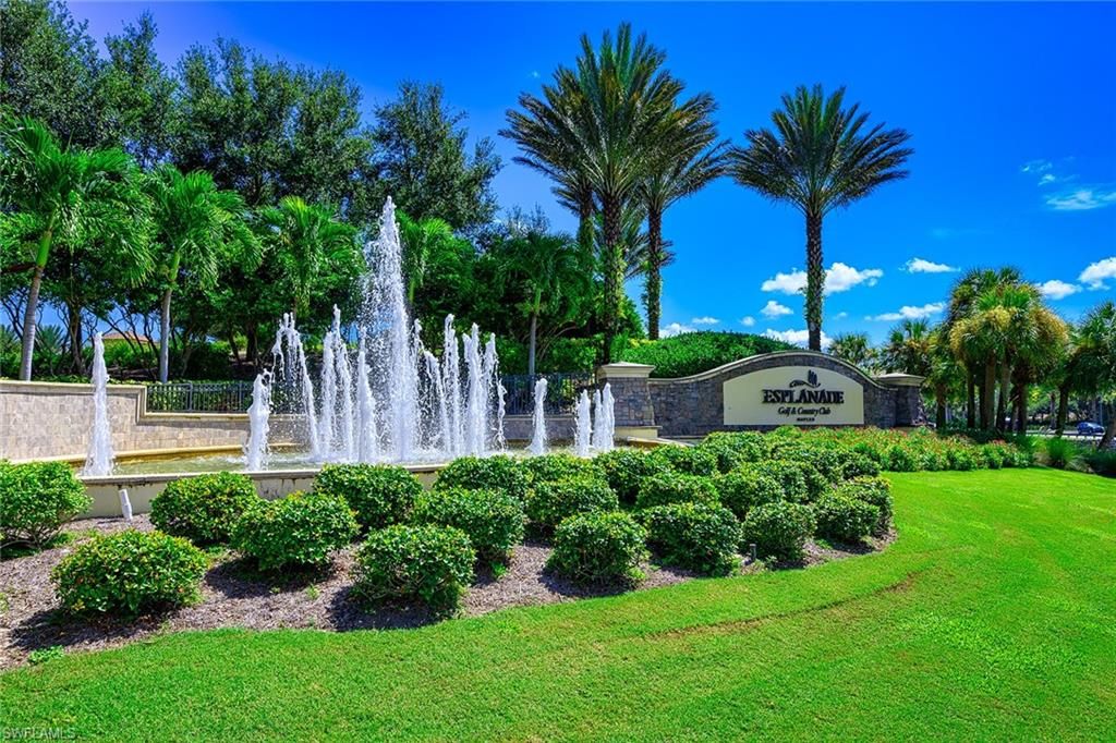 9365 Pocida CT 102, Naples, FL 34119