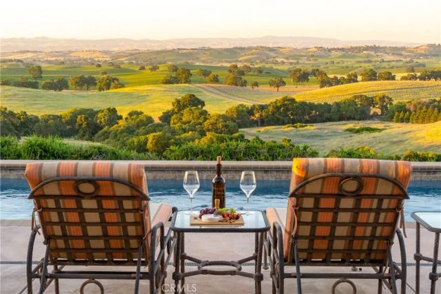 4550 Almond, Templeton, CA 93465