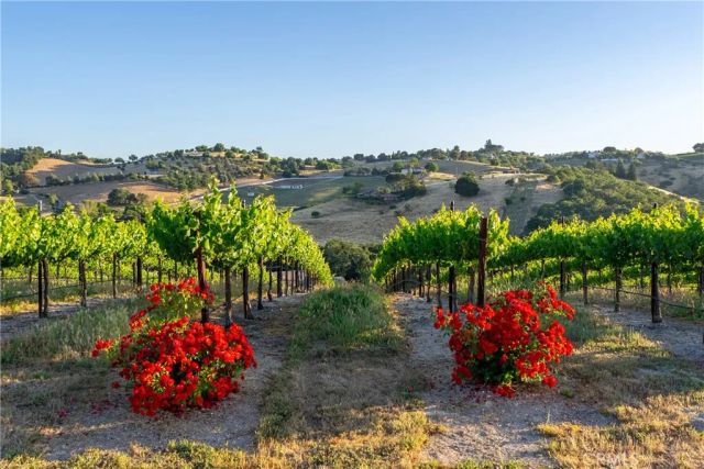 4550 Almond, Templeton, CA 93465