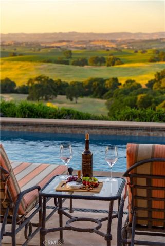 4550 Almond, Templeton, CA 93465