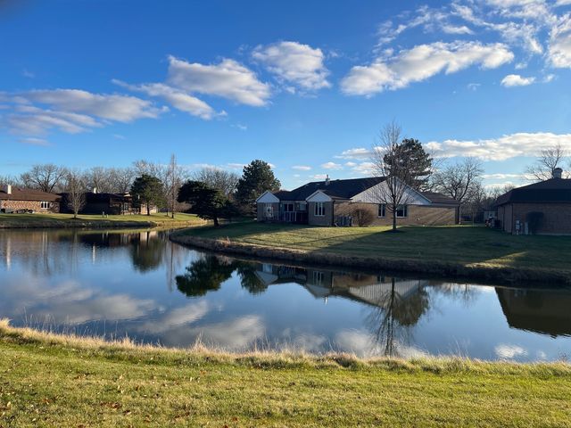 232 Arrowwood Drive, Northbrook, IL 60062