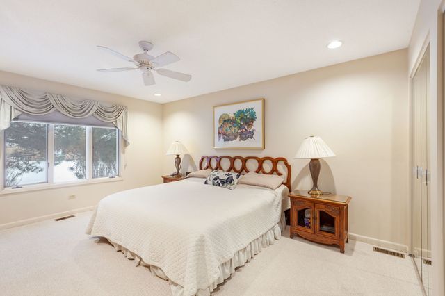 232 Arrowwood Drive, Northbrook, IL 60062