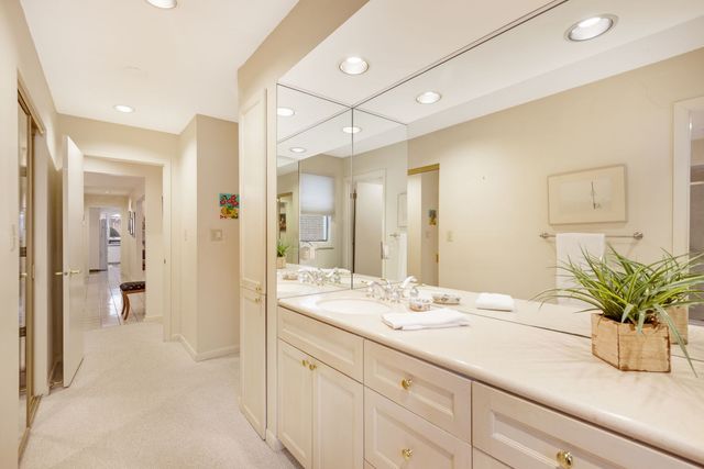 232 Arrowwood Drive, Northbrook, IL 60062