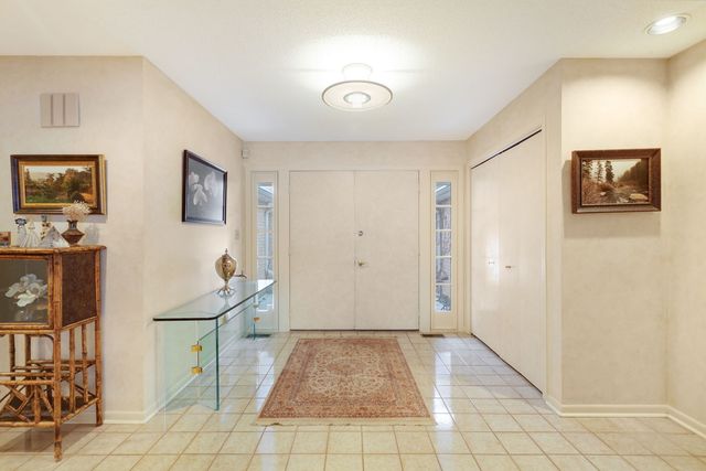 232 Arrowwood Drive, Northbrook, IL 60062