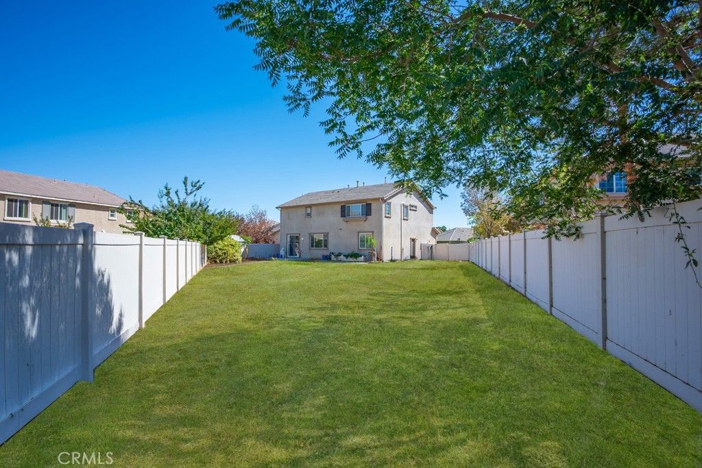 Image 38 of property listing at 2415 Foxtail, Palmdale, CA 93551