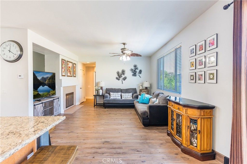 Image 7 of property listing at 2415 Foxtail, Palmdale, CA 93551