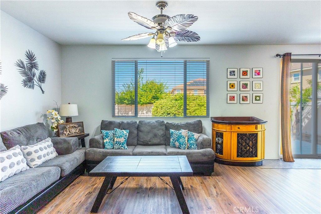 Image 8 of property listing at 2415 Foxtail, Palmdale, CA 93551