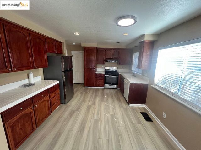 5016 Perry Way, Antioch, CA 94531