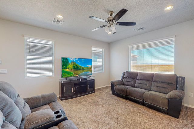 4843 Blackburn Road NE, Rio Rancho, NM 87144