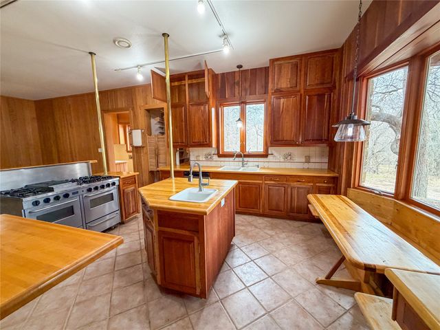 322 Wild Wood Drive, Decatur, TX 76234