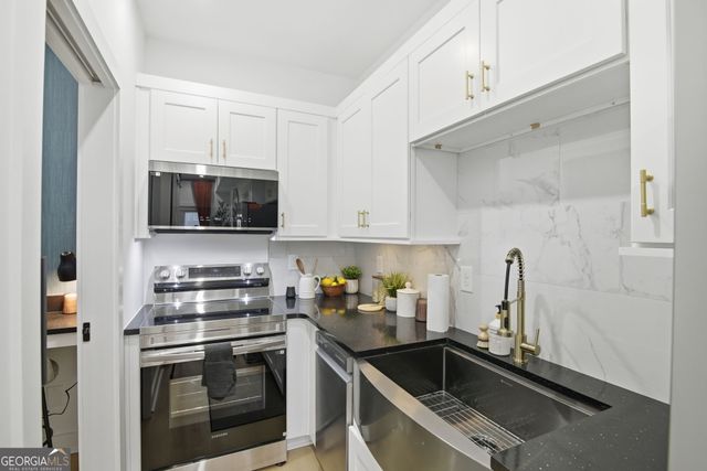 6305 Shannon Parkway UNIT 207, Union City, GA 30291