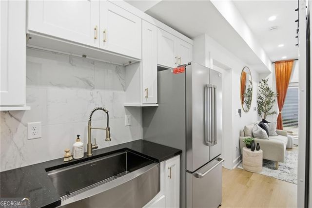 6305 Shannon Parkway UNIT 207, Union City, GA 30291