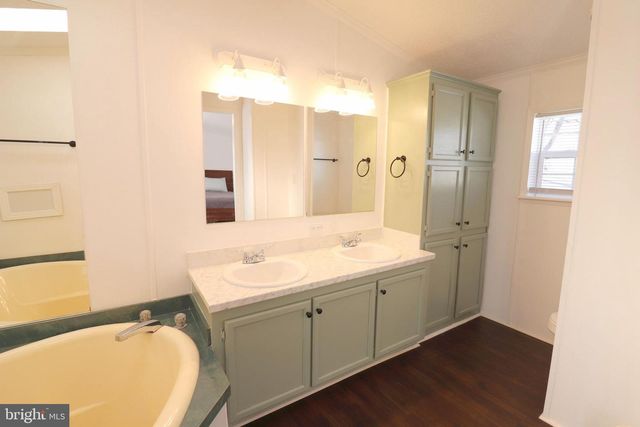 468 BRENDON DR, Leola, PA 17540