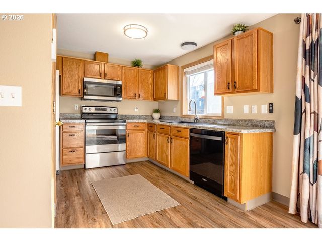 194 BOARDWALK Way, Kelso, WA 98626