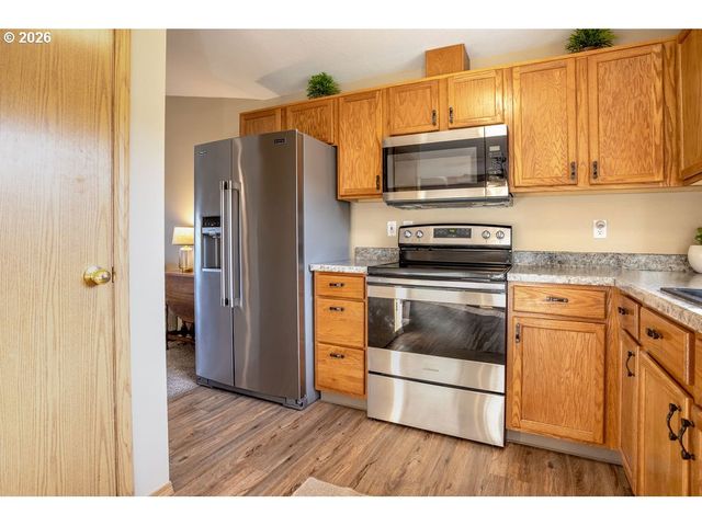 194 BOARDWALK Way, Kelso, WA 98626