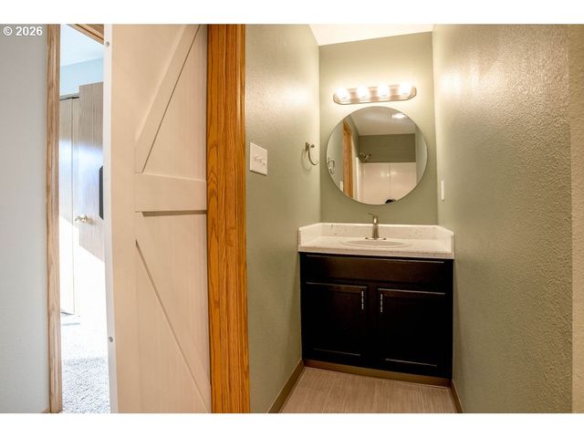 194 BOARDWALK Way, Kelso, WA 98626