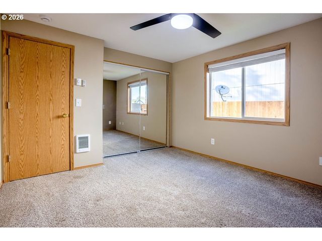 194 BOARDWALK Way, Kelso, WA 98626