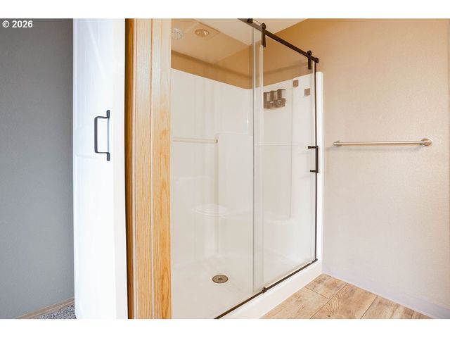 194 BOARDWALK Way, Kelso, WA 98626