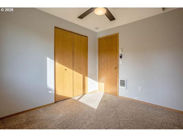 194 BOARDWALK Way, Kelso, WA 98626