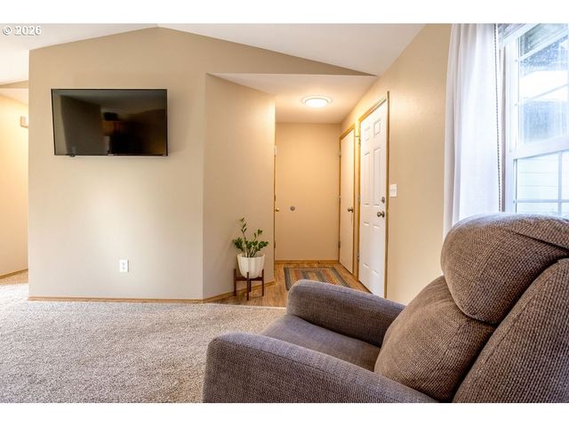 194 BOARDWALK Way, Kelso, WA 98626