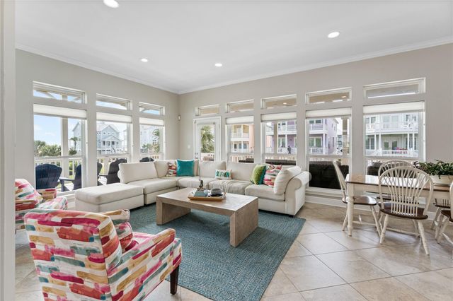 3830 Wentletrap, Galveston, TX 77554