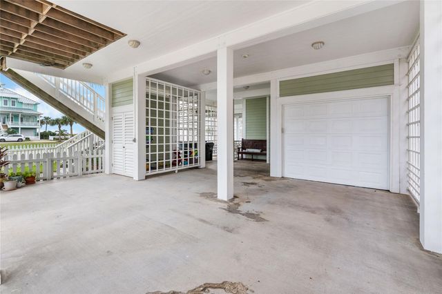 3830 Wentletrap, Galveston, TX 77554