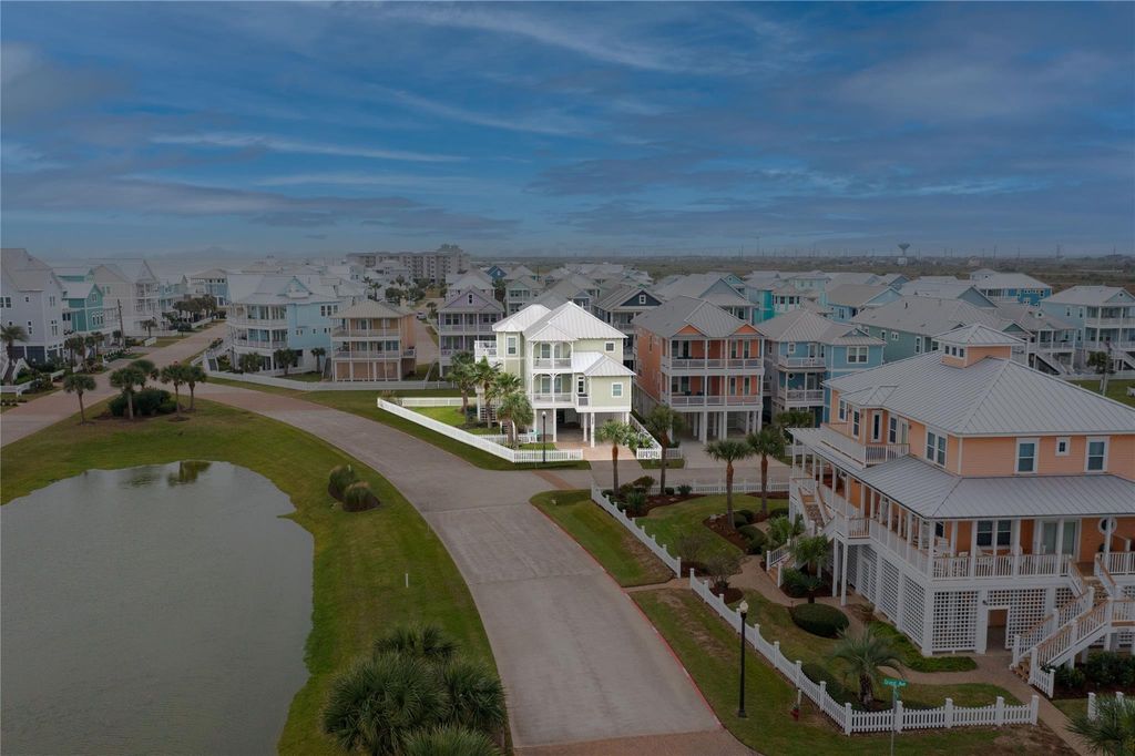 3830 Wentletrap, Galveston, TX 77554