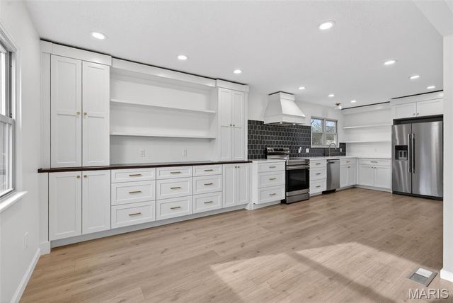 4815 Brookton Way, St Louis, MO 63128