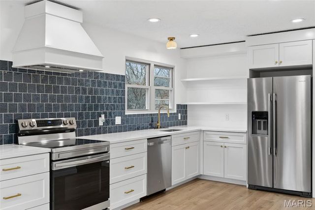 4815 Brookton Way, St Louis, MO 63128