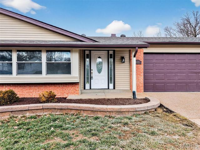 4815 Brookton Way, St Louis, MO 63128