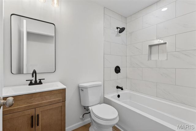 4815 Brookton Way, St Louis, MO 63128