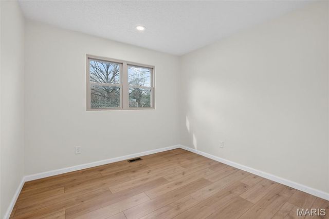 4815 Brookton Way, St Louis, MO 63128