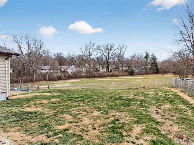 4815 Brookton Way, St Louis, MO 63128