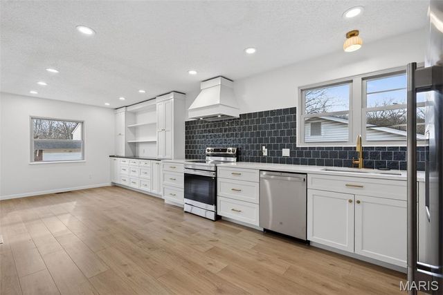 4815 Brookton Way, St Louis, MO 63128