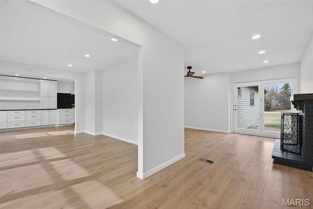 4815 Brookton Way, St Louis, MO 63128